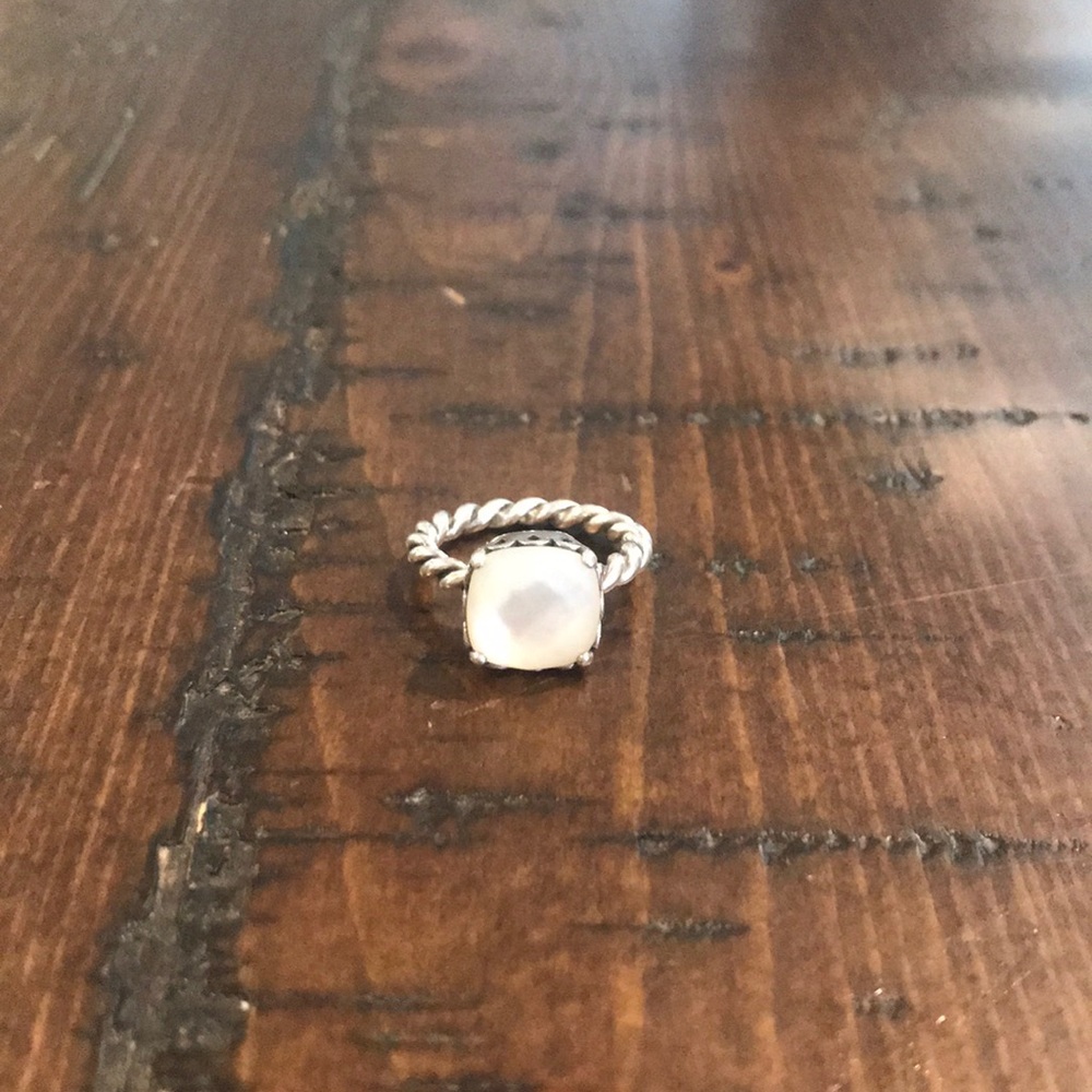 Pandora Ring - size 7.5 - Mother of Pearl